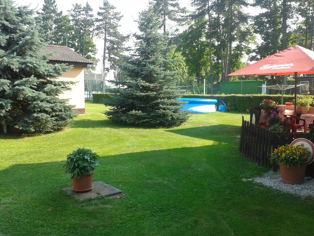Sportcentrum Dvorak Villa Hluboká nad Vltavou Екстериор снимка
